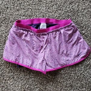 Nike tulip hem cross training shorts